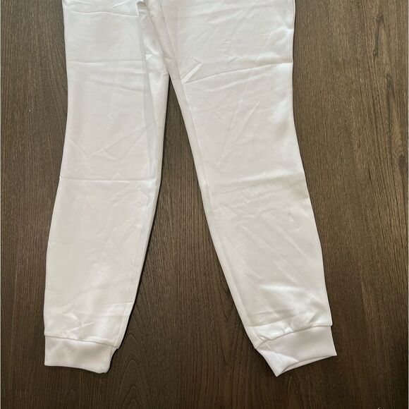 NWOT Guess White Cropped Jogger Sweatpants Size M - Picture 2 of 9